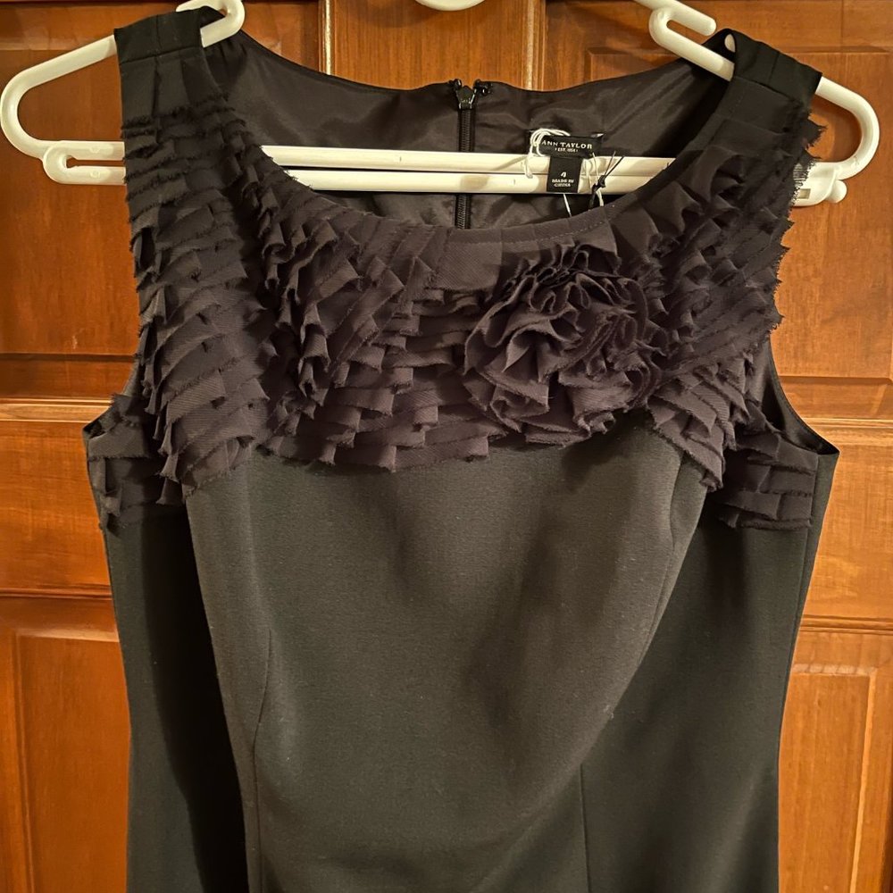 New Ann Taylor Tropical Wool Sleeveless Flutter Dress Size 4 Retail $175